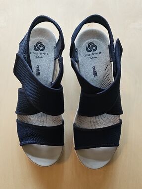 Clarks Navy Cloudsteppers Adjustable Slingback Sandals